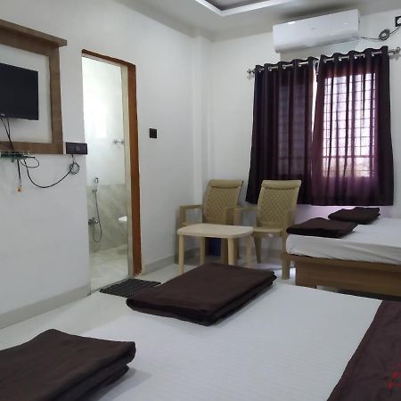 Hotel Vrundavan Pune Exteriör bild