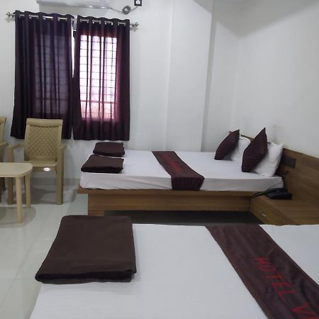 Hotel Vrundavan Pune Exteriör bild