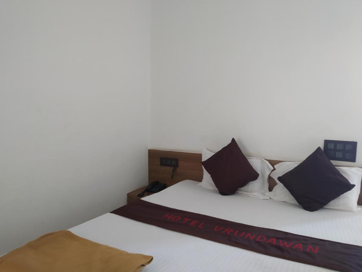 Hotel Vrundavan Pune Exteriör bild