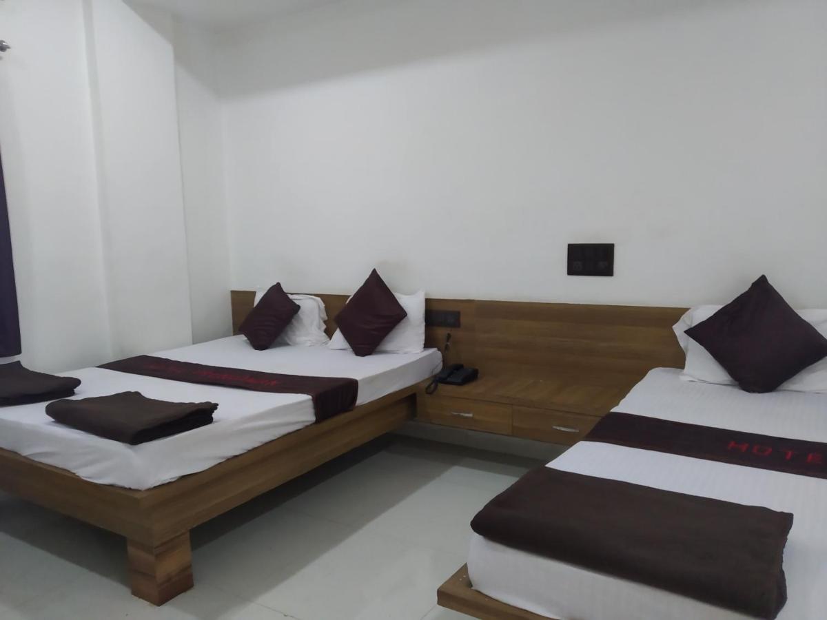 Hotel Vrundavan Pune Exteriör bild