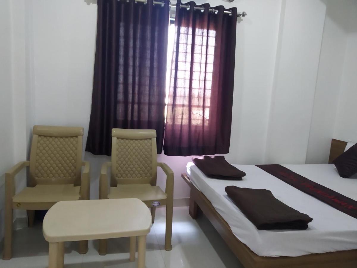 Hotel Vrundavan Pune Exteriör bild