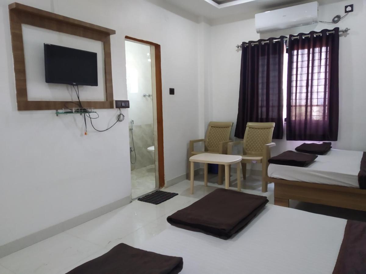 Hotel Vrundavan Pune Exteriör bild