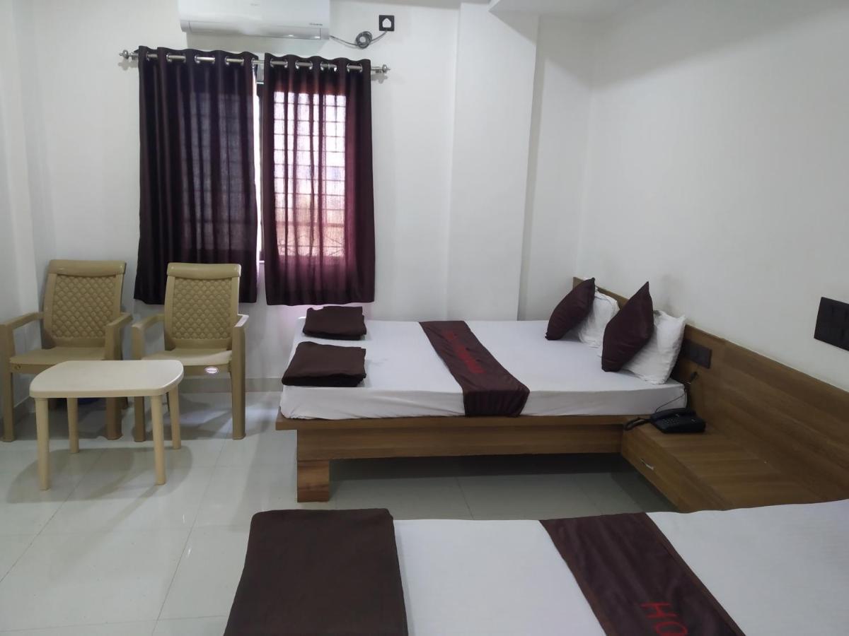 Hotel Vrundavan Pune Exteriör bild
